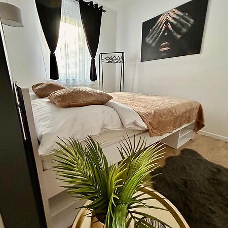 Apartamenty Zielona 지엘로나구라 외부 사진